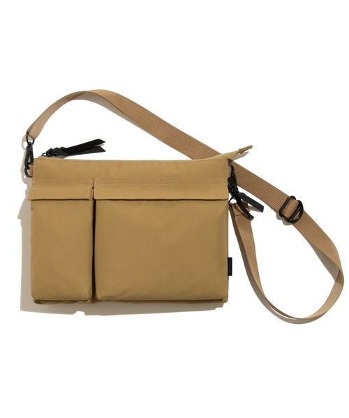 UNTRACK(アントラック)の「UNTRACK CITY/3LS ショルダーバッグ サコッシュ 60372(ショルダーバッグ・メンズ・ブラック/ベージュ/カーキ・FREE)」の2枚目の写真