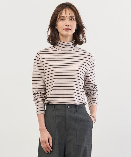 J.PRESS Ladies(J.プレス レディス)の「【人気のため新色追加】PRINCE タートルネック ニット(ニット/セーター・レディース・ブラック系/ベージュ系/ピンク系/ホワイト系/ライトグレー系/ダルブルー系/ベージュ系1/ライトグリーン/ふじ色系/ピンク系2・SMALL)」の6枚目の写真