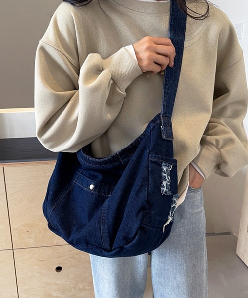 BENDER TOKYO（ベンダートウキョウ）の「ダメージ加工 ウォッシュデニム ショルダーバッグ ワンハンドル（ショルダーバッグ・レディース・ブラック/インディゴブルー/ブルー・FREE）」の10枚目の写真