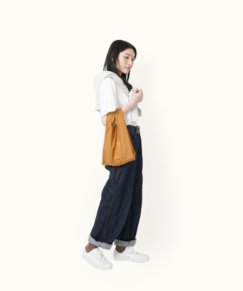 hellolulu（ハロルル）の「Hellolulu（ハロルル）ONA パッカブルランチバッグ（エコバッグ/サブバッグ・レディース・カーキ/ブラック/パープル/ライトグレー/キャメル・ONE SIZE）」の7枚目の写真