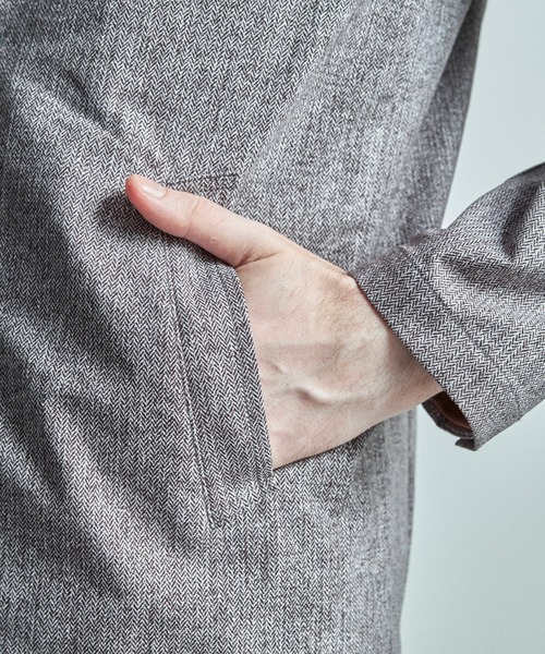 MEN'S BIGI(メンズビギ)の「ドットエアーヘリンボーンプリントスタンドカラージャケット<保温/透湿/撥水/防シワ/ストレッチ>Ⓡ(その他アウター・メンズ・ブラック系その他/チャコールグレー/ネイビー・01/02/03/04)」の21枚目の写真