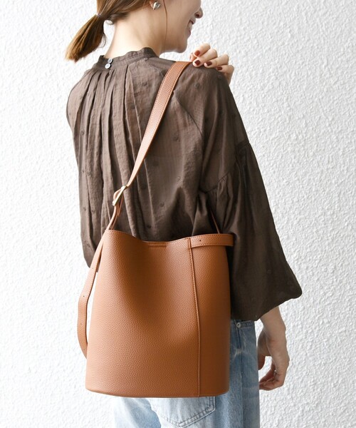 VELETTO(ベレット)の「VELETTO: ポシェット付き 3WAY ワンハンドル バケツ ショルダー バッグ(ショルダーバッグ・レディース・キャメル/ブラウン・ONE SIZE)」の5枚目の写真
