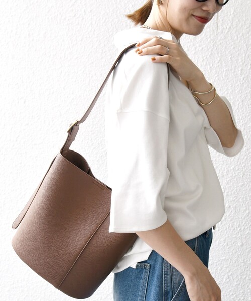 VELETTO(ベレット)の「VELETTO: ポシェット付き 3WAY ワンハンドル バケツ ショルダー バッグ(ショルダーバッグ・レディース・キャメル/ブラウン・ONE SIZE)」の9枚目の写真