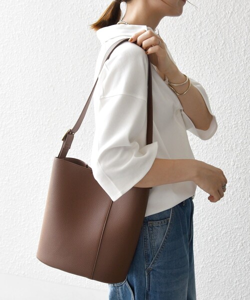 VELETTO(ベレット)の「VELETTO: ポシェット付き 3WAY ワンハンドル バケツ ショルダー バッグ(ショルダーバッグ・レディース・キャメル/ブラウン・ONE SIZE)」の10枚目の写真