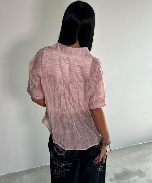 .KOM(ドットコム)の「A'GEM/9 × .kom 『.KOMZ/ドットケーオーエムゼット』シアー素材シャツ×リブタンクトップ×チェーンSET(シャツ/ブラウス・レディース・ピンク/オフホワイト/ライトブルー・FREE)」の15枚目の写真