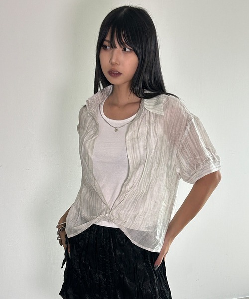 .KOM(ドットコム)の「A'GEM/9 × .kom 『.KOMZ/ドットケーオーエムゼット』シアー素材シャツ×リブタンクトップ×チェーンSET(シャツ/ブラウス・レディース・ピンク/オフホワイト/ライトブルー・FREE)」の4枚目の写真