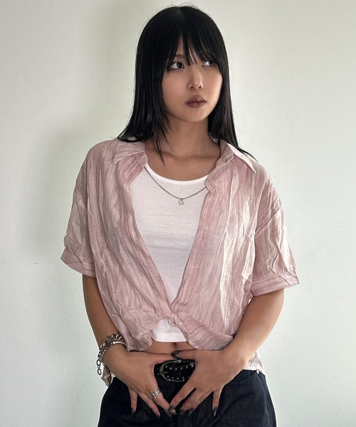 .KOM(ドットコム)の「A'GEM/9 × .kom 『.KOMZ/ドットケーオーエムゼット』シアー素材シャツ×リブタンクトップ×チェーンSET(シャツ/ブラウス・レディース・ピンク/オフホワイト/ライトブルー・FREE)」の11枚目の写真