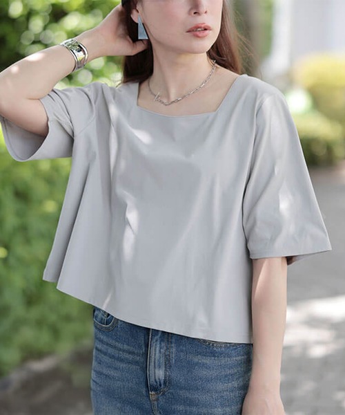 GOLDJAPAN（ゴールドジャパン）の「クロップド丈ワイドスクエアネックTシャツ【大きいサイズ対応】（Tシャツ/カットソー・レディース・グレー/オフホワイト/ブラック/ブラウン/ラベンダー・LL/3L/4L/5L）」の4枚目の写真