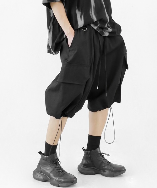 minsobi(ミンソビ)の「Dリング ワイドカーゴショーツ(カーゴパンツ・メンズ・ブラック・FREE)」の9枚目の写真