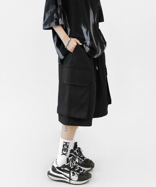 minsobi(ミンソビ)の「Dリング ワイドカーゴショーツ(カーゴパンツ・メンズ・ブラック・FREE)」の16枚目の写真