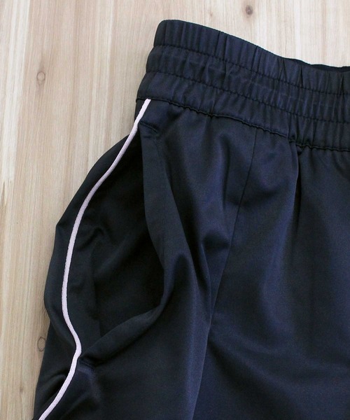 THE NORTH FACE(ザノースフェイス)の「サテンフレアスカート W'S SATIN FLARE SKIRT White Label Korea Line(スカート・レディース・ブラック/ライトベージュ・S/M/L/XL)」の7枚目の写真