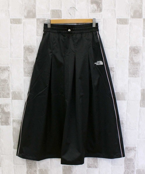 THE NORTH FACE(ザノースフェイス)の「サテンフレアスカート W'S SATIN FLARE SKIRT White Label Korea Line(スカート・レディース・ブラック/ライトベージュ・S/M/L/XL)」の3枚目の写真