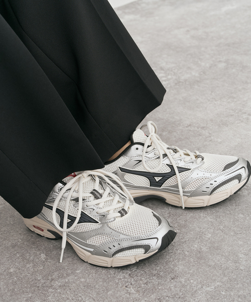 Spick & Span（スピックアンドスパン）の「MIZUNO / ミズノ MXR（スニーカー・レディース・ブラック/ホワイト・25cm/24cm/23cm）」の5枚目の写真