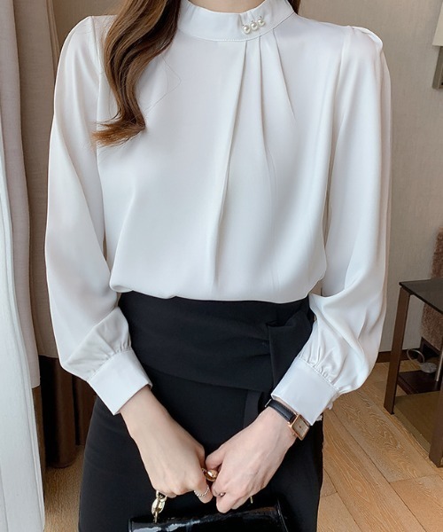 cammie(キャミー)の「ハイネックタックパール付きブラウス(シャツ/ブラウス・レディース・ライトグレー/ホワイト/ブラック・LARGE/MEDIUM)」の6枚目の写真