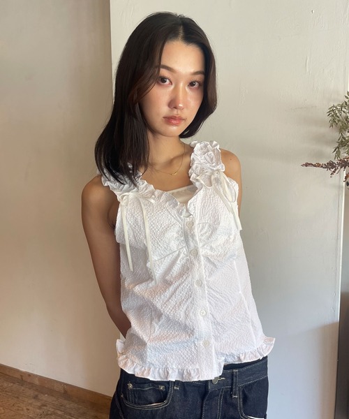UNE MANSION(ユヌマンション)の「【UNE MADE】ワンポイントリボン・2WAYフリルシャツ(シャツ/ブラウス・レディース・ホワイト/ブラック・FREE)」の5枚目の写真