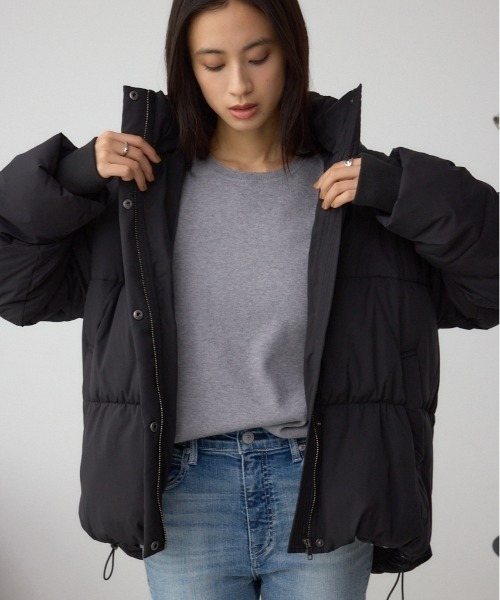 AZUL by moussy（アズールバイマウジー）の「B-HEAT フード付き中綿ジャケット（ブルゾン・レディース・アイボリー/ブラック・SMALL/MEDIUM）」の2枚目の写真