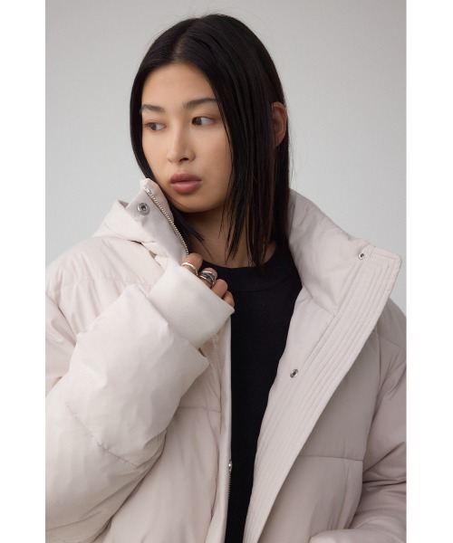 AZUL by moussy（アズールバイマウジー）の「B-HEAT フード付き中綿ジャケット（ブルゾン・レディース・アイボリー/ブラック・SMALL/MEDIUM）」の3枚目の写真
