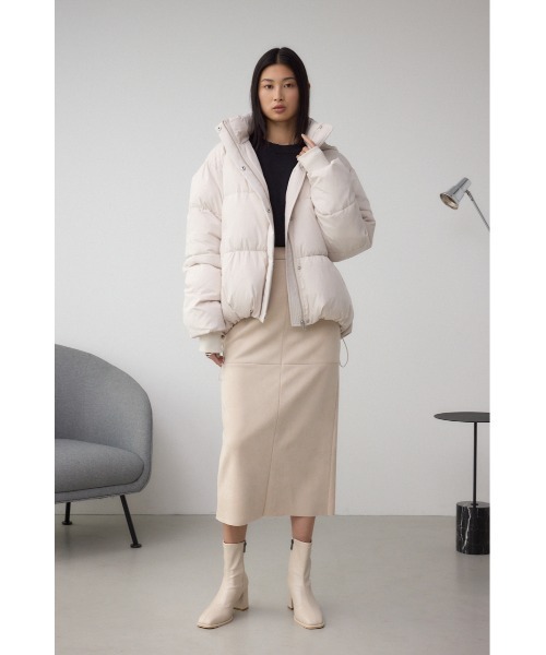 AZUL by moussy（アズールバイマウジー）の「B-HEAT フード付き中綿ジャケット（ブルゾン・レディース・アイボリー/ブラック・SMALL/MEDIUM）」の5枚目の写真