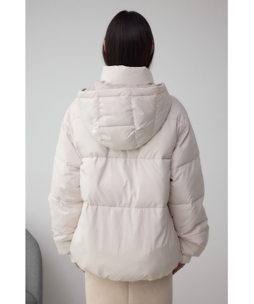 AZUL by moussy（アズールバイマウジー）の「B-HEAT フード付き中綿ジャケット（ブルゾン・レディース・アイボリー/ブラック・SMALL/MEDIUM）」の8枚目の写真