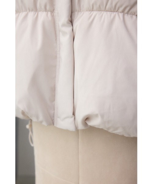 AZUL by moussy（アズールバイマウジー）の「B-HEAT フード付き中綿ジャケット（ブルゾン・レディース・アイボリー/ブラック・SMALL/MEDIUM）」の12枚目の写真