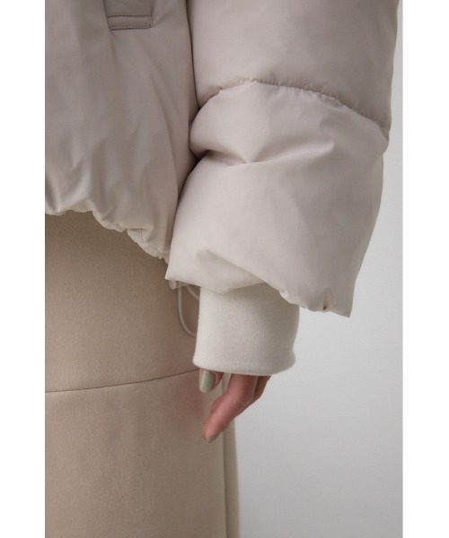 AZUL by moussy（アズールバイマウジー）の「B-HEAT フード付き中綿ジャケット（ブルゾン・レディース・アイボリー/ブラック・SMALL/MEDIUM）」の13枚目の写真