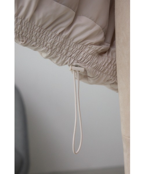 AZUL by moussy（アズールバイマウジー）の「B-HEAT フード付き中綿ジャケット（ブルゾン・レディース・アイボリー/ブラック・SMALL/MEDIUM）」の17枚目の写真