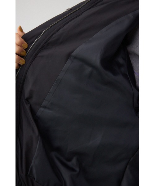 AZUL by moussy（アズールバイマウジー）の「B-HEAT フード付き中綿ジャケット（ブルゾン・レディース・アイボリー/ブラック・SMALL/MEDIUM）」の19枚目の写真