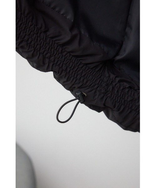 AZUL by moussy（アズールバイマウジー）の「B-HEAT フード付き中綿ジャケット（ブルゾン・レディース・アイボリー/ブラック・SMALL/MEDIUM）」の20枚目の写真