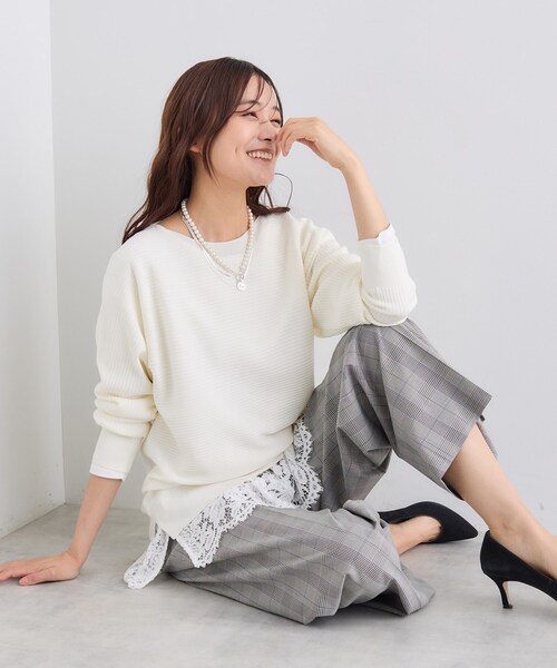 INDIVI（インディヴィ）の「【洗える/体型カバー】美シルエットニット（ニット/セーター・レディース・パープル/ライトパープル/オフホワイト/チャコールグレー/ブラウン系・05/13/15 /34/38/19）」の12枚目の写真