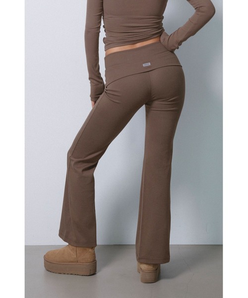 ALEXIA STAM（アリシアスタン）の「Wellness Turn-up Waist Flared Pants /ターンアップウエストパンツ（その他パンツ・レディース・ブラウン/ブラック/グレー・S/M）」の20枚目の写真