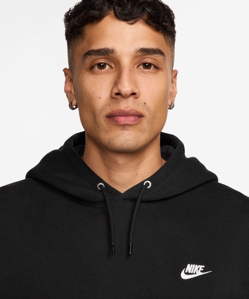 NIKE（ナイキ）の「ナイキ クラブ メンズ プルオーバー フリース パーカー / Nike Club Men's Pullover Fleece Hoodie FN3860-010 Black（パーカー・メンズ・ブラック・S/L/XL/M/2XL）」の4枚目の写真