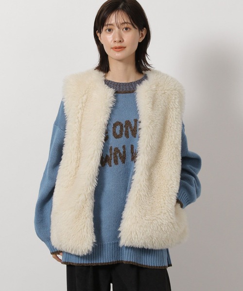 LAKOLE（ラコレ）の「シープファーベスト / 327801（ベスト・レディース・グレー/チャコール/ライトベージュ・FREE）」の3枚目の写真