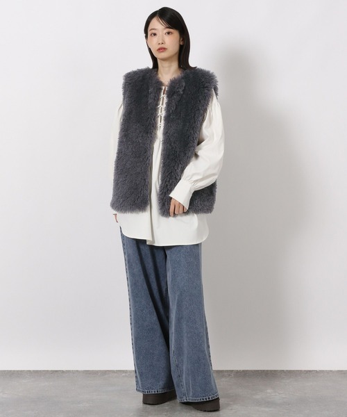 LAKOLE（ラコレ）の「シープファーベスト / 327801（ベスト・レディース・グレー/チャコール/ライトベージュ・FREE）」の19枚目の写真