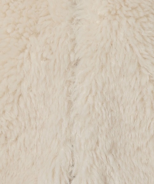 LAKOLE（ラコレ）の「シープファーベスト / 327801（ベスト・レディース・グレー/チャコール/ライトベージュ・FREE）」の16枚目の写真