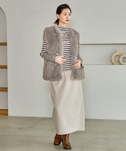 LAKOLE（ラコレ）の「シープファーベスト / 327801（ベスト・レディース・グレー/チャコール/ライトベージュ・FREE）」の6枚目の写真