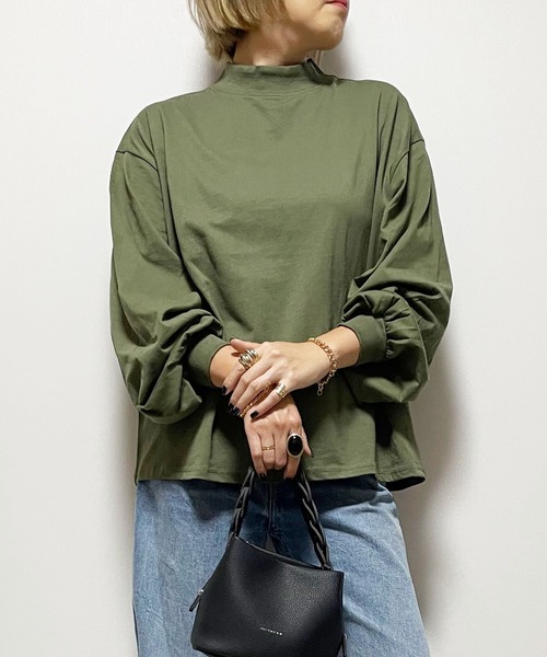Fizz(フィズ)の「モックネックボリュームスリーブロンT(Tシャツ/カットソー・レディース・イエロー/ホワイト/ブラック/ホワイト×ブラック/カーキ・M)」の4枚目の写真