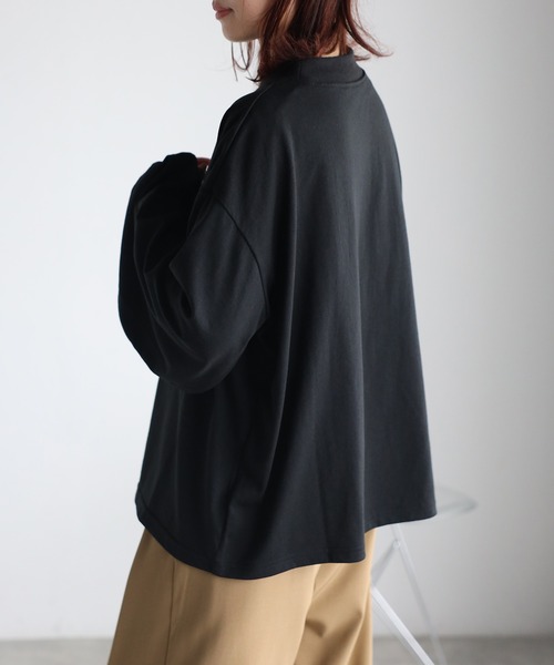 Fizz(フィズ)の「モックネックボリュームスリーブロンT(Tシャツ/カットソー・レディース・イエロー/ホワイト/ブラック/ホワイト×ブラック/カーキ・M)」の7枚目の写真