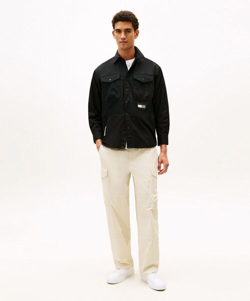 TOMMY HILFIGER（トミーヒルフィガー）の「MODERN ATHLETIC ミックスファブリックユーティリティシャツ（シャツ/ブラウス・メンズ・ホワイト/ブラック・LARGE/MEDIUM/SMALL/X-LARGE）」の4枚目の写真