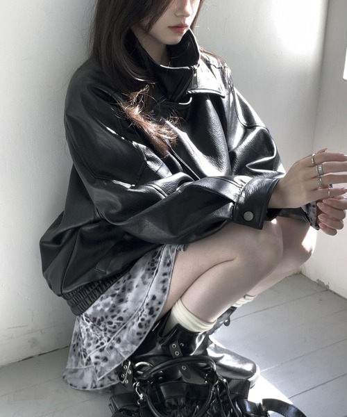 VEILA（ヴェイラ）の「フェイクレザーアシンメトリージップジャケット（その他アウター・レディース・ブラック・フリー）」の21枚目の写真