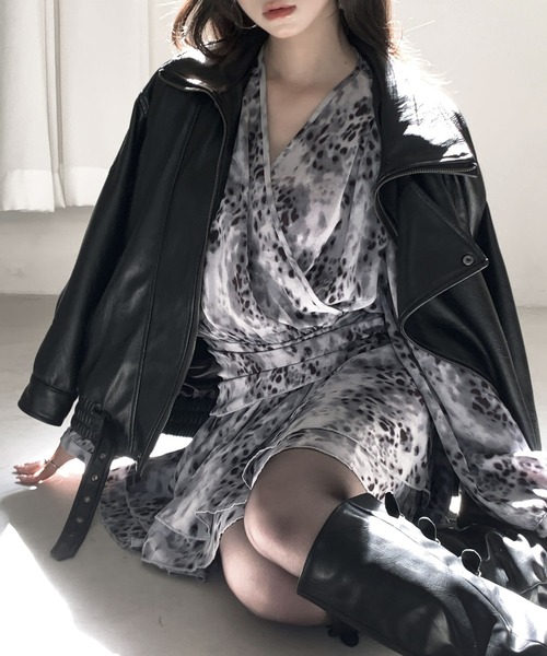 VEILA（ヴェイラ）の「フェイクレザーアシンメトリージップジャケット（その他アウター・レディース・ブラック・フリー）」の16枚目の写真