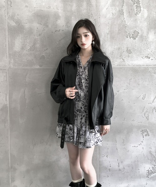 VEILA（ヴェイラ）の「フェイクレザーアシンメトリージップジャケット（その他アウター・レディース・ブラック・フリー）」の11枚目の写真