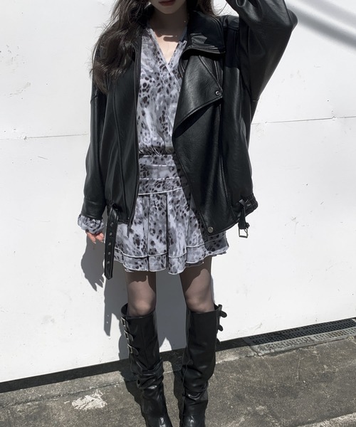 VEILA（ヴェイラ）の「フェイクレザーアシンメトリージップジャケット（その他アウター・レディース・ブラック・フリー）」の10枚目の写真