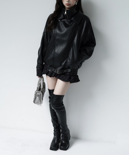 VEILA（ヴェイラ）の「フェイクレザーアシンメトリージップジャケット（その他アウター・レディース・ブラック・フリー）」の5枚目の写真