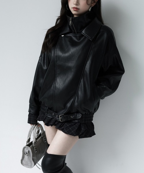 VEILA（ヴェイラ）の「フェイクレザーアシンメトリージップジャケット（その他アウター・レディース・ブラック・フリー）」の4枚目の写真
