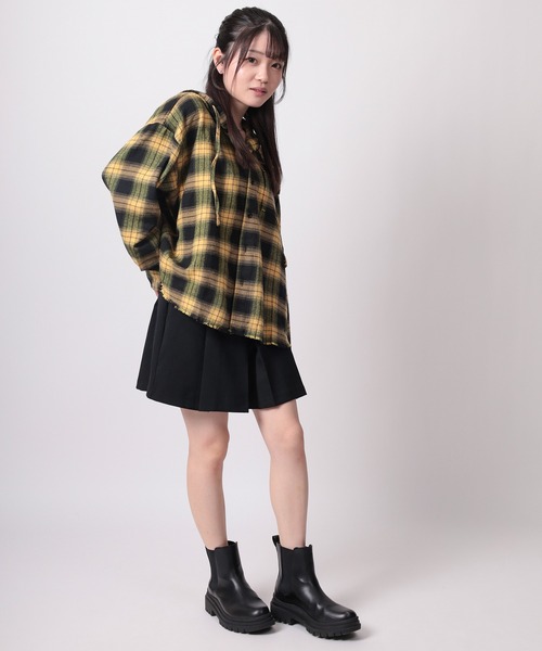 SlashDate（スラッシュデイト）の「【82】カットオフ チェック フードシャツ（シャツ/ブラウス・レディース・ブルー/ピンク/イエロー/ブラック・L/M）」の15枚目の写真