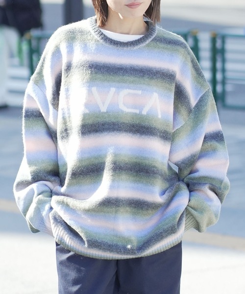 RVCA(ルーカ)の「RVCA メンズ RS BIG RVCA KNIT セーター 【2025年秋冬モデル】 @autumn/ルーカロゴボーダーニット(ニット/セーター・メンズ・ブラック/グレー系その他/ブラウン系その他・SMALL/MEDIUM/LARGE/X-LARGE)」の2枚目の写真