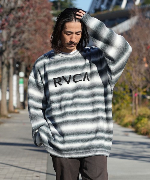 RVCA(ルーカ)の「RVCA メンズ RS BIG RVCA KNIT セーター 【2025年秋冬モデル】 @autumn/ルーカロゴボーダーニット(ニット/セーター・メンズ・ブラック/グレー系その他/ブラウン系その他・SMALL/MEDIUM/LARGE/X-LARGE)」の7枚目の写真