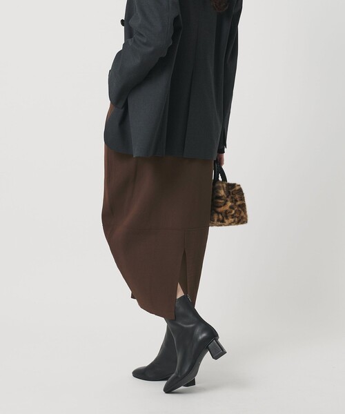 BEAUTY&YOUTH UNITED ARROWS（ビューティーアンドユースユナイテッドアローズ）の「【WEB限定】ポリエステル コクーンニットスカート ウォッシャブル（スカート・レディース・グレー系/ブラック/ダークブラウン・FREE）」の4枚目の写真