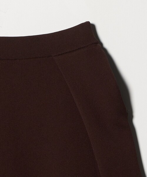 BEAUTY&YOUTH UNITED ARROWS（ビューティーアンドユースユナイテッドアローズ）の「【WEB限定】ポリエステル コクーンニットスカート ウォッシャブル（スカート・レディース・グレー系/ブラック/ダークブラウン・FREE）」の17枚目の写真
