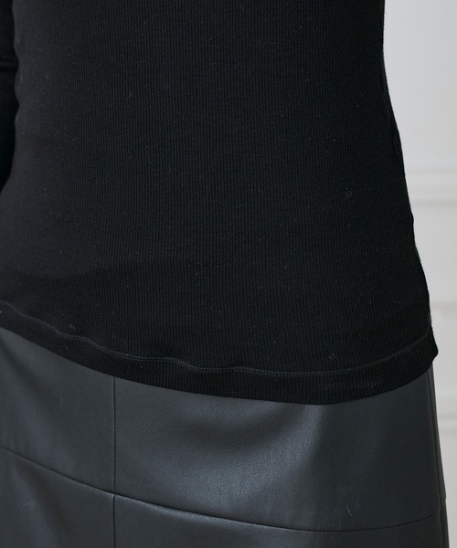 INED（イネド）の「コーコランモダールテレコ タートルネックカットソー（Tシャツ/カットソー・レディース・グレー/オフホワイト/ブラック・11号/9号）」の16枚目の写真